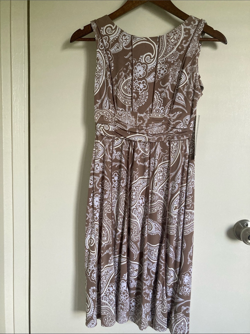 Perceptions Brown and White Paisley Sleeveless Midi Dress